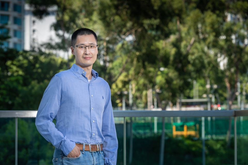 Professor Han Bo, Associate Professor of the Department of Computer Science, has received recognition in the RGC’s 2026/27 Research Fellow Scheme. He is ranked among the World’s Top 2% Scientists by Stanford University, named as Distinguished Speaker of the Association for Computing Machinery and a Senior Member of the Institute of Electrical and Electronics Engineers. This year, he also received support from RGC’s General Research Fund.